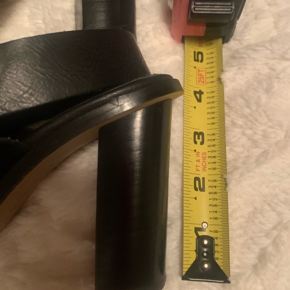 Charles David Black Chunky Heel - Picture 3 of 6